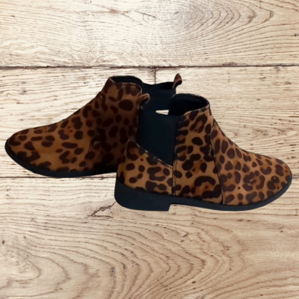 NEW leopard ankle boots size 7